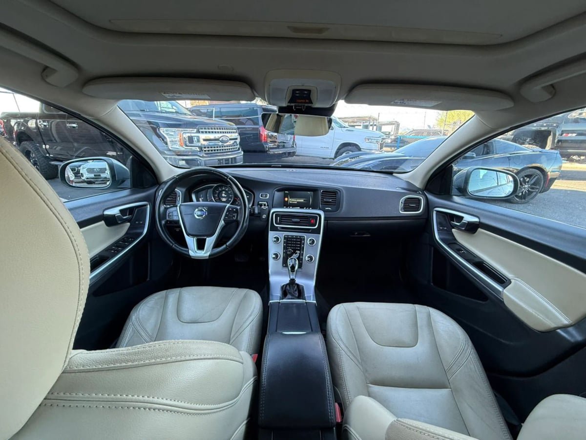 Used 2017 Volvo S60 T5 Dynamic FWD image 43