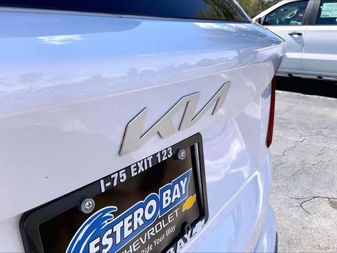 Used 2023 Kia Sorento S image 9