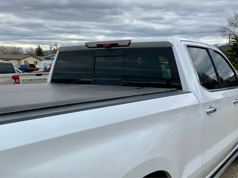 Used 2022 Chevrolet Silverado 1500 High Country w/ Technology Package image 14