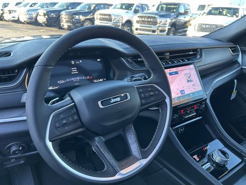 New 2025 Jeep Grand Cherokee Limited w/ Trailer Tow Package image 51