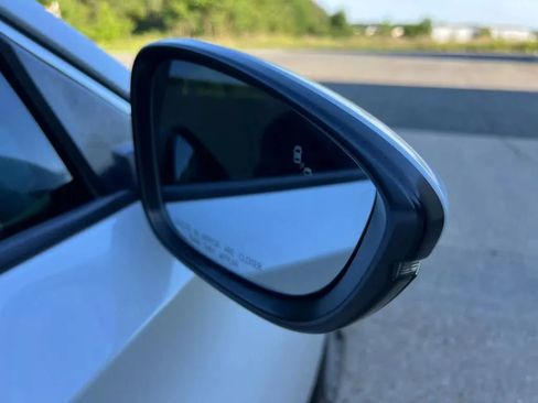 Used 2019 Honda Accord Touring image 34