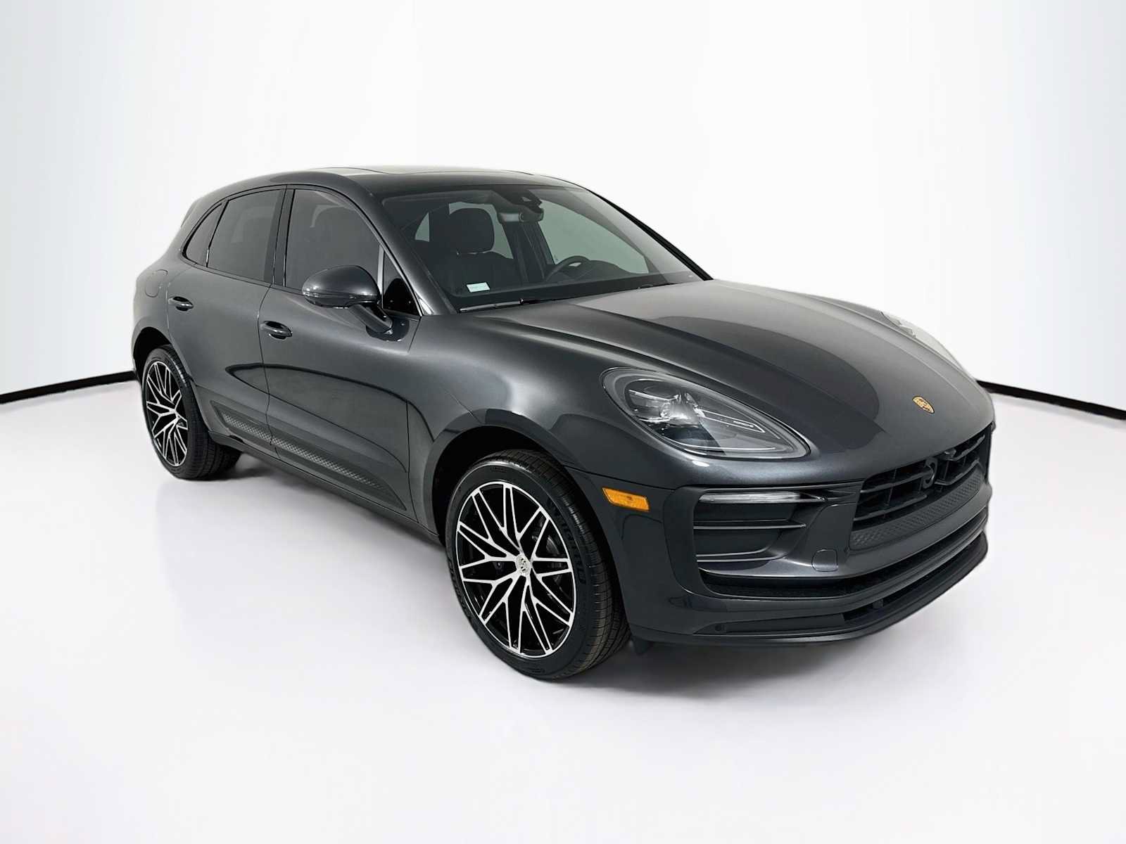 Used 2026 Porsche Macan AWD/4WD image 7