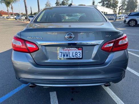 Used 2017 Nissan Altima 2.5 SV image 9