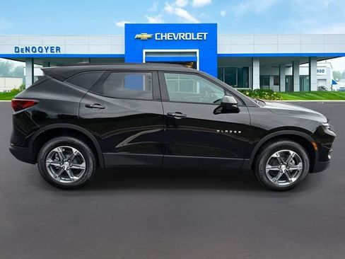 New 2026 Chevrolet Blazer LT w/ Convenience Package AWD/4WD image 6