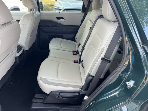 Used 2023 Nissan Pathfinder SL AWD/4WD image 21