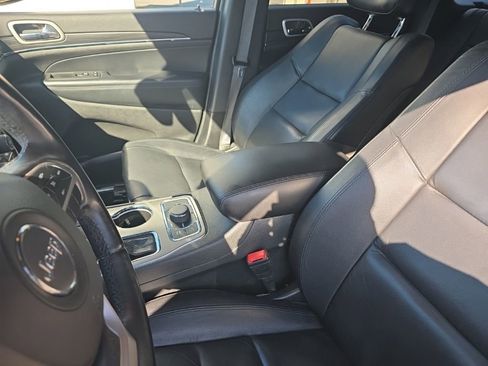 Used 2022 Jeep Grand Cherokee Limited image 22