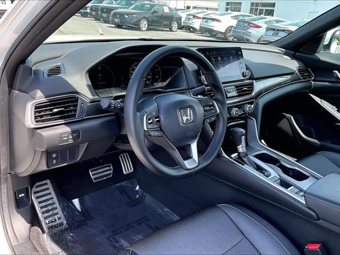 Used 2019 Honda Accord Sport image 17