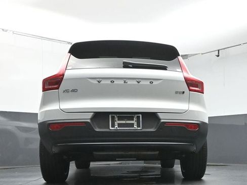 Used 2025 Volvo XC40 B5 Ultra AWD/4WD image 38