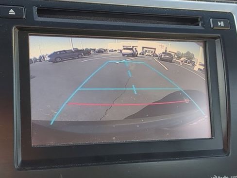 Used 2014 Toyota Camry XLE image 19