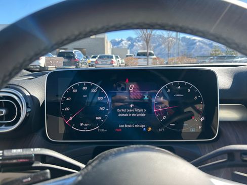 Used 2025 Mercedes-Benz C 300 4MATIC Sedan image 10