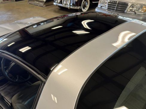 Used 1997 Chevrolet Corvette Coupe w/ Memory Pkg image 34