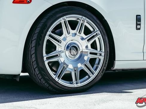Used 2017 Rolls-Royce Ghost RWD image 49