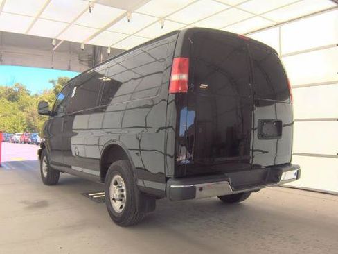 Used 2018 Chevrolet Express 2500 w/ Driver Convenience Package RWD image 2