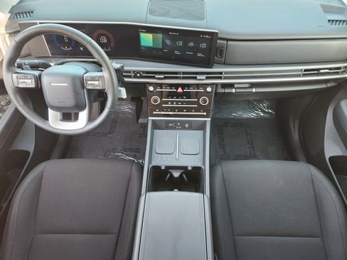 Used 2025 Hyundai Santa Fe SE image 25