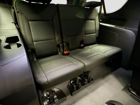 New 2026 Chevrolet Suburban High Country image 35