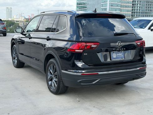 Certified 2022 Volkswagen Tiguan SE image 3