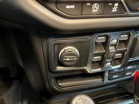 Certified 2024 Jeep Wrangler Sahara w/ Technology Group image 49