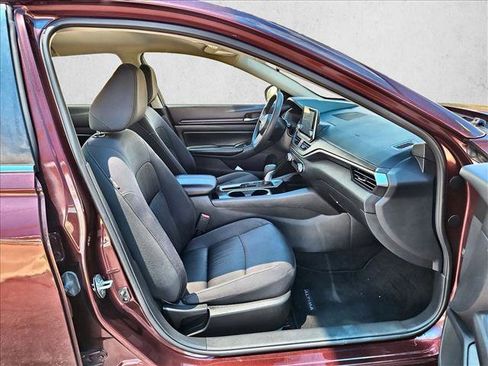 Used 2024 Nissan Altima 2.5 SV FWD image 20