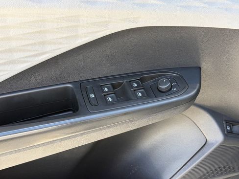Used 2022 Volkswagen Taos S FWD image 6