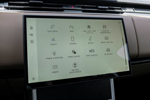 New 2026 Land Rover Range Rover SE AWD/4WD image 46