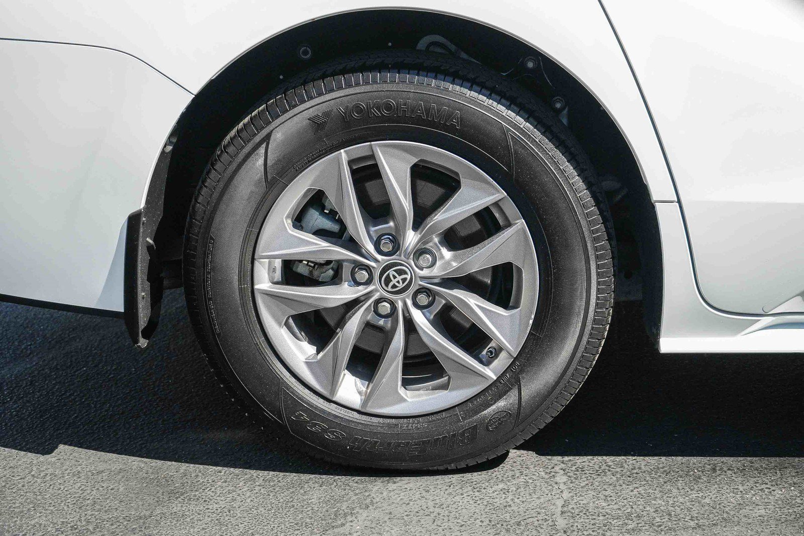 Used 2023 Toyota Sienna LE w/ LE Plus Package FWD image 11