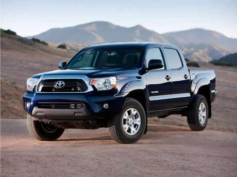 Used 2015 Toyota Tacoma PreRunner RWD image 1