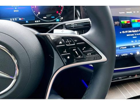 Used 2025 Mercedes-Benz E 350 4MATIC Sedan image 20