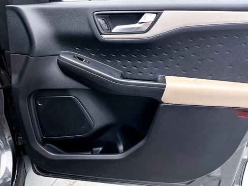 Used 2020 Ford Escape SEL image 34