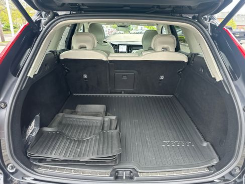 Used 2024 Volvo XC60 B5 Plus w/ Protection Package Premier AWD/4WD image 34