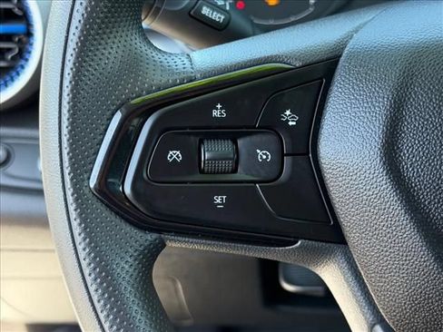 Certified 2025 Chevrolet Trax LS FWD image 16