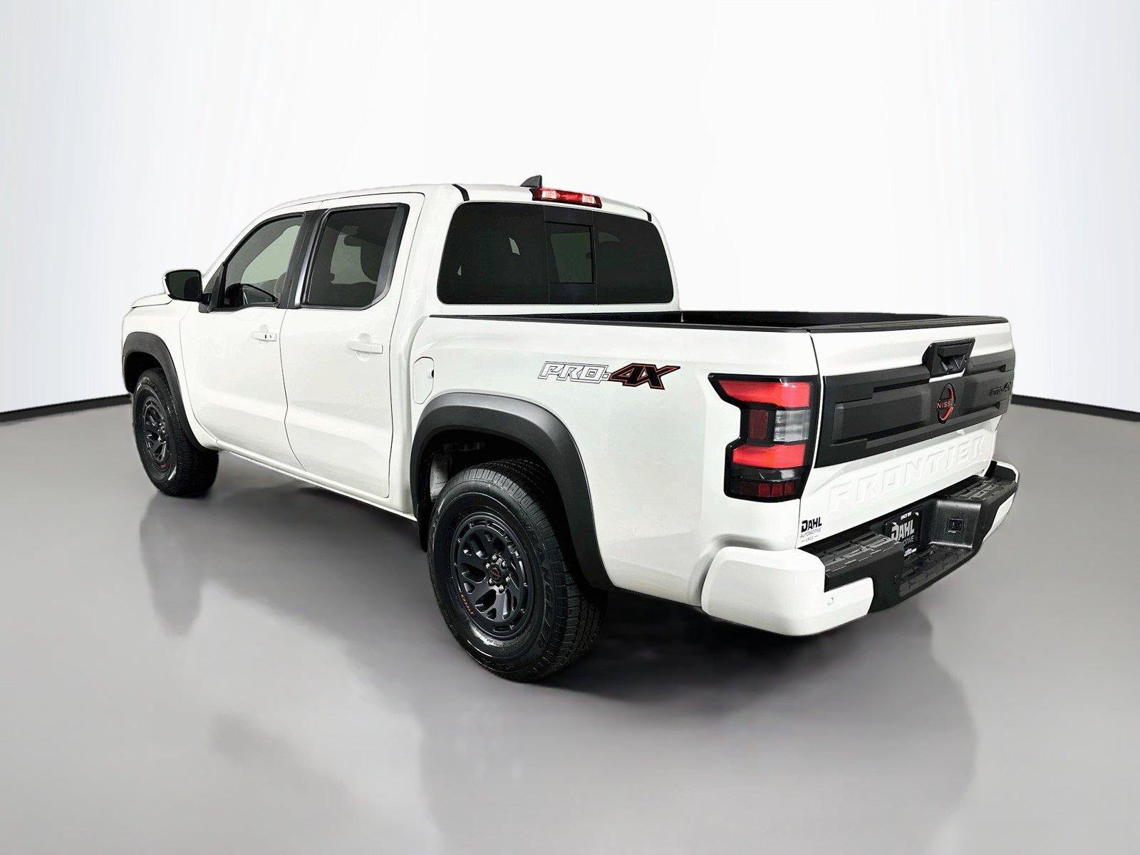 Used 2026 Nissan Frontier PRO-4X AWD/4WD image 10