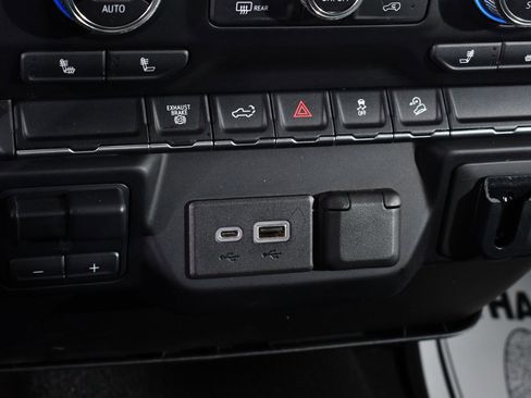 Used 2021 GMC Sierra 2500 SLE w/ SLE Value Package; image 31