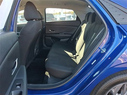 Used 2024 Hyundai Elantra SEL image 14
