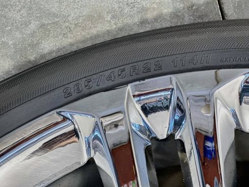 Used 2019 Chevrolet Suburban Premier w/ Premier Plus Edition AWD/4WD image 33