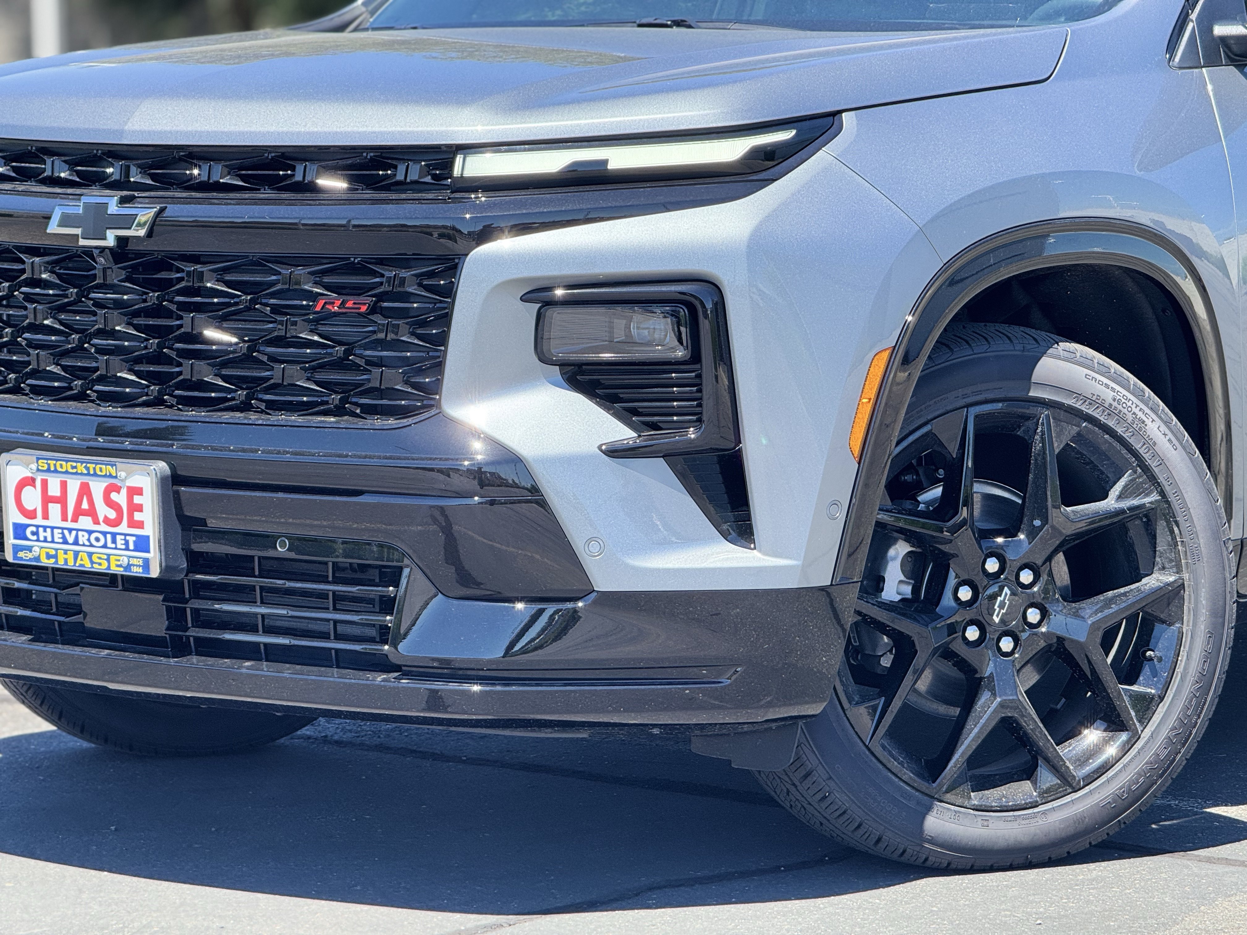 New 2026 Chevrolet Traverse RS w/ LPO, Floor Liner Package AWD/4WD image 3