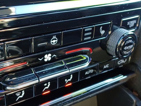 Used 2024 Jeep Grand Cherokee Altitude AWD/4WD image 24