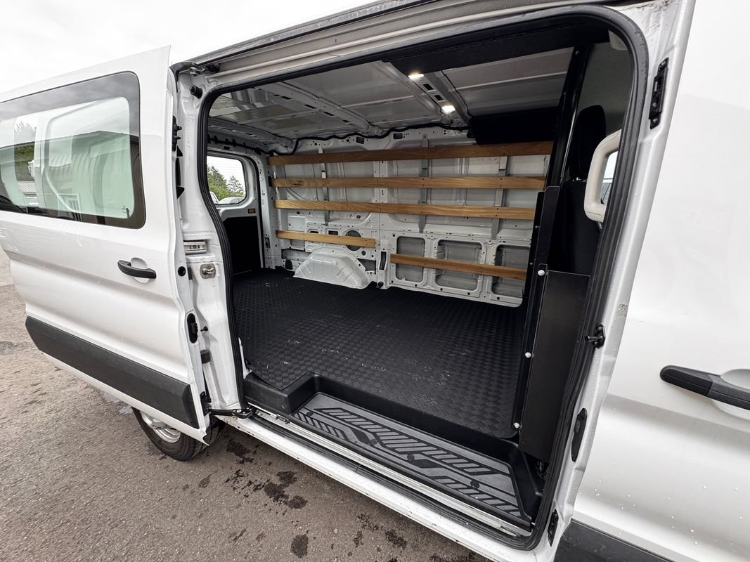 Used 2024 Ford Transit 250 Low Roof AWD w/ Exterior Upgrade Package image 34