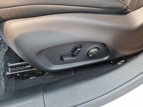 New 2025 Jeep Compass Limited w/ Sun & Sound Group image 28