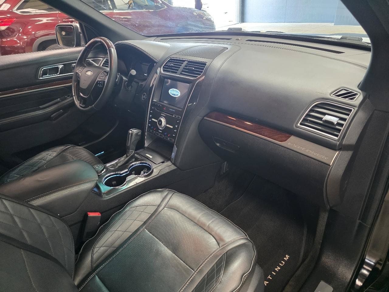Used 2017 Ford Explorer Platinum AWD/4WD image 24