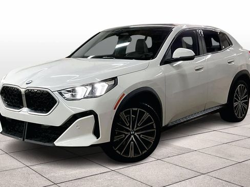 Used 2025 BMW X2 xDrive28i w/ Technology Package image 1