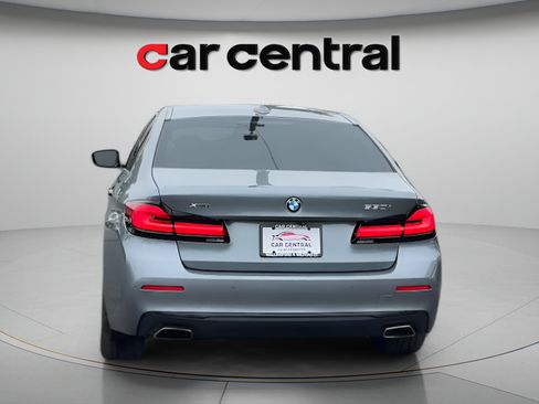 Used 2021 BMW 530i xDrive w/ Convenience Package AWD/4WD image 4