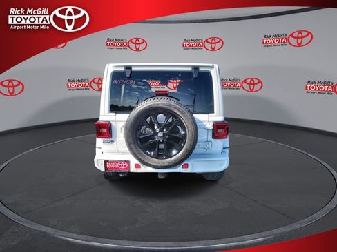 Used 2022 Jeep Wrangler Unlimited Sahara AWD/4WD image 7