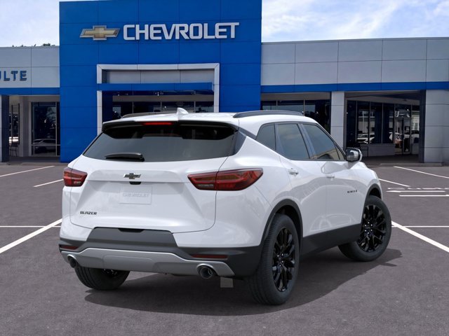 New 2026 Chevrolet Blazer LT w/ LPO, Black Sport Package FWD image 4
