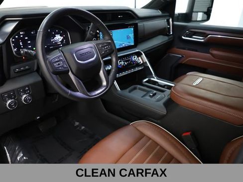 Used 2024 GMC Sierra 3500 Denali Ultimate AWD/4WD image 9