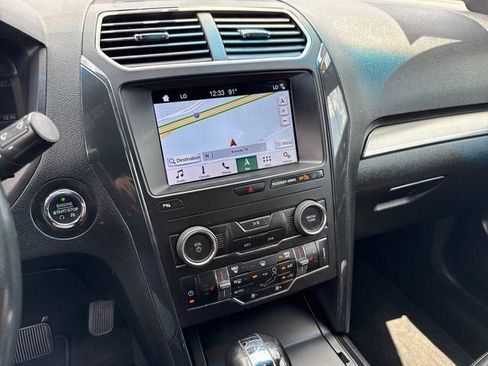 Used 2019 Ford Explorer XLT w/ Equipment Group 202A AWD/4WD image 19