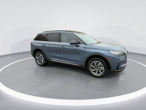 Used 2026 Lincoln Corsair Premiere image 9