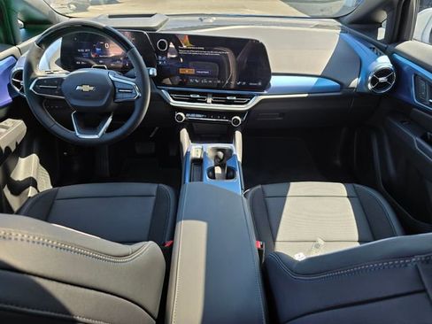 New 2025 Chevrolet Equinox EV LT w/ Convenience Package II FWD image 19