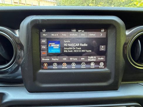 Used 2022 Jeep Gladiator Sport AWD/4WD image 20
