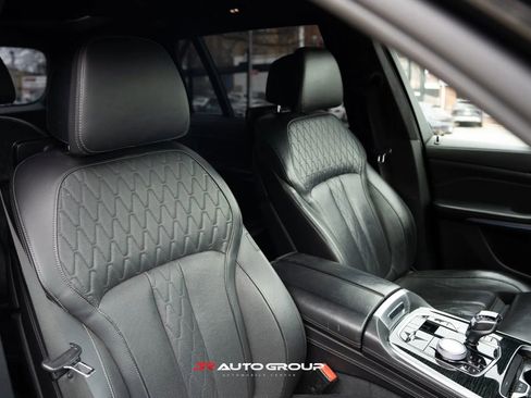 Used 2019 BMW X7 xDrive50i w/ Dynamic Handling Package image 6