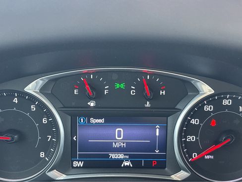 Used 2022 GMC Terrain SLE w/ Driver Convenience Package image 4